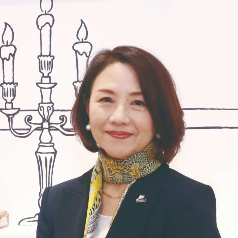 小巻 亜矢